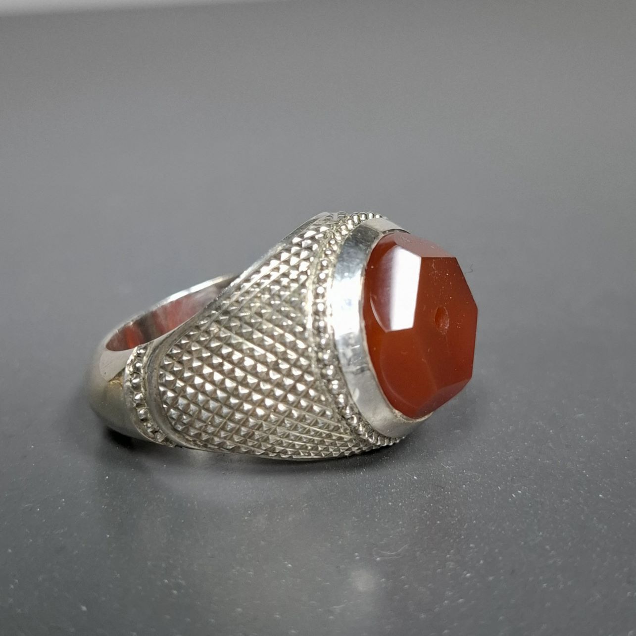 انگشتر عقیق کهنه